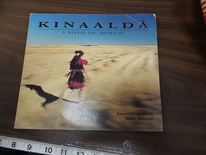 Kinaalda Book