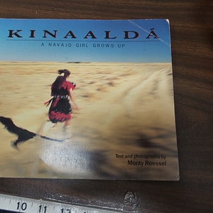 Kinaalda Book