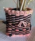 T-shirt basket T-shirt basket